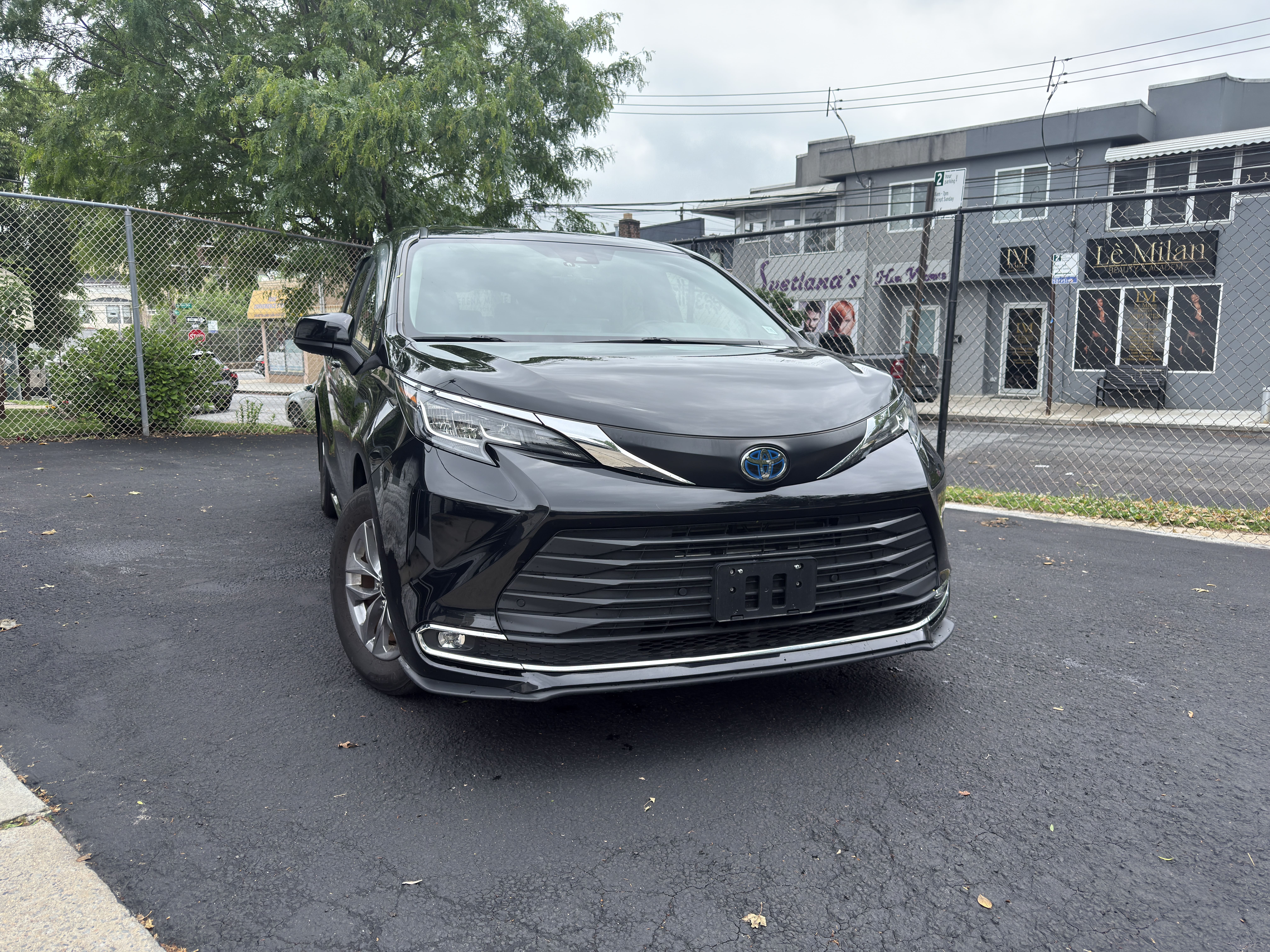 2023 TOYOTA Sienna XLE