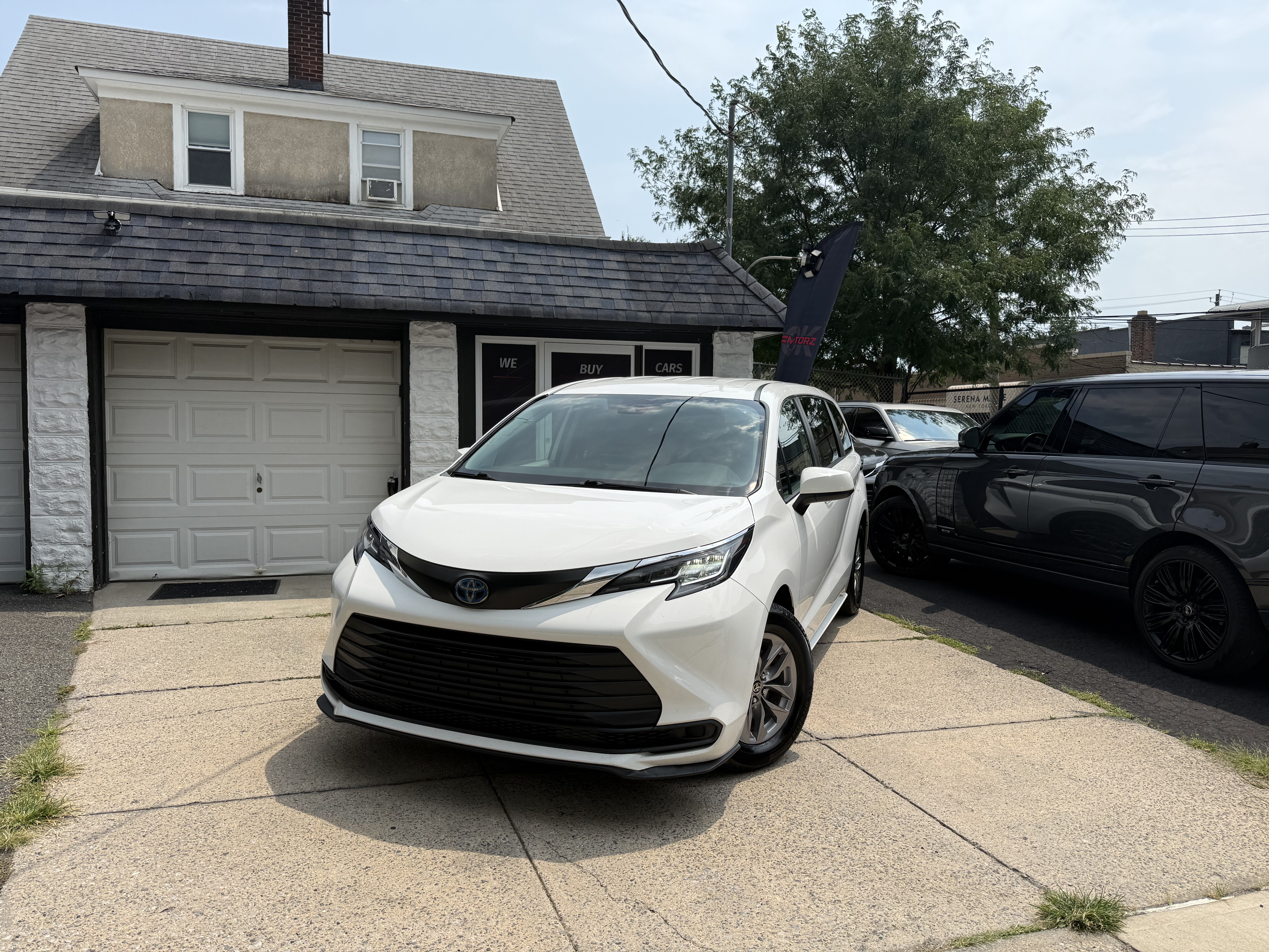 2022 TOYOTA Sienna LE